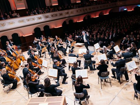 Orchester der Jenaer Philharmonie auf der Bühne des Volkshaus Jena